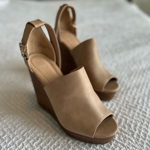Nude Wedges size 8